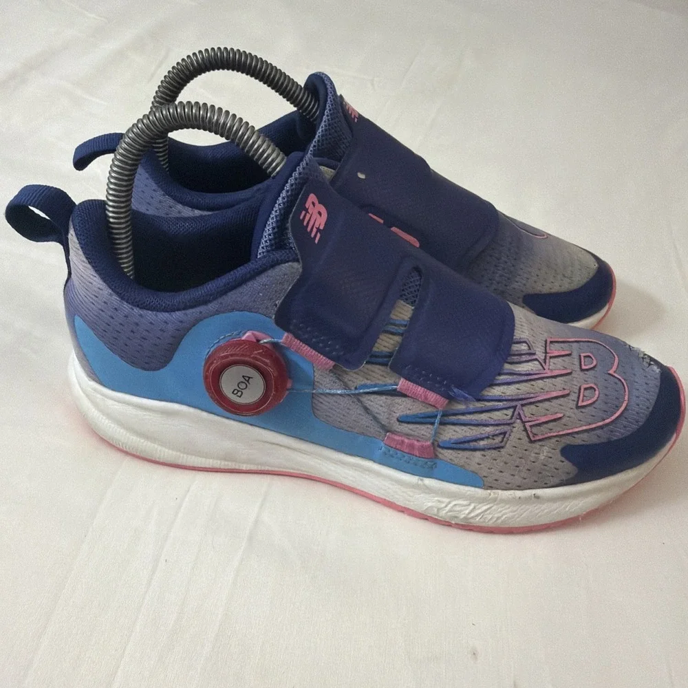 New Balance Size 5 Youth Or Women's Sz 6 Sneakers Blue‎ and Pink Athletic Design